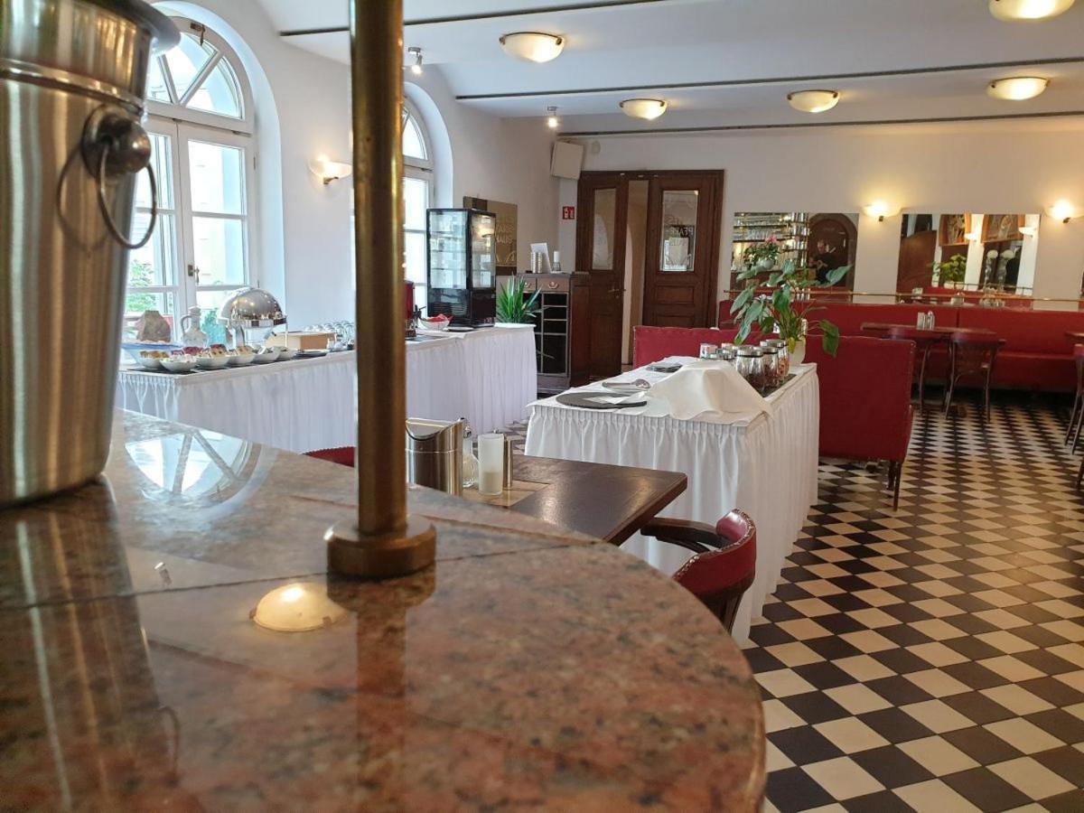 Hotel Altes Pfarrhaus Beaumarais Saarlouis Exterior photo