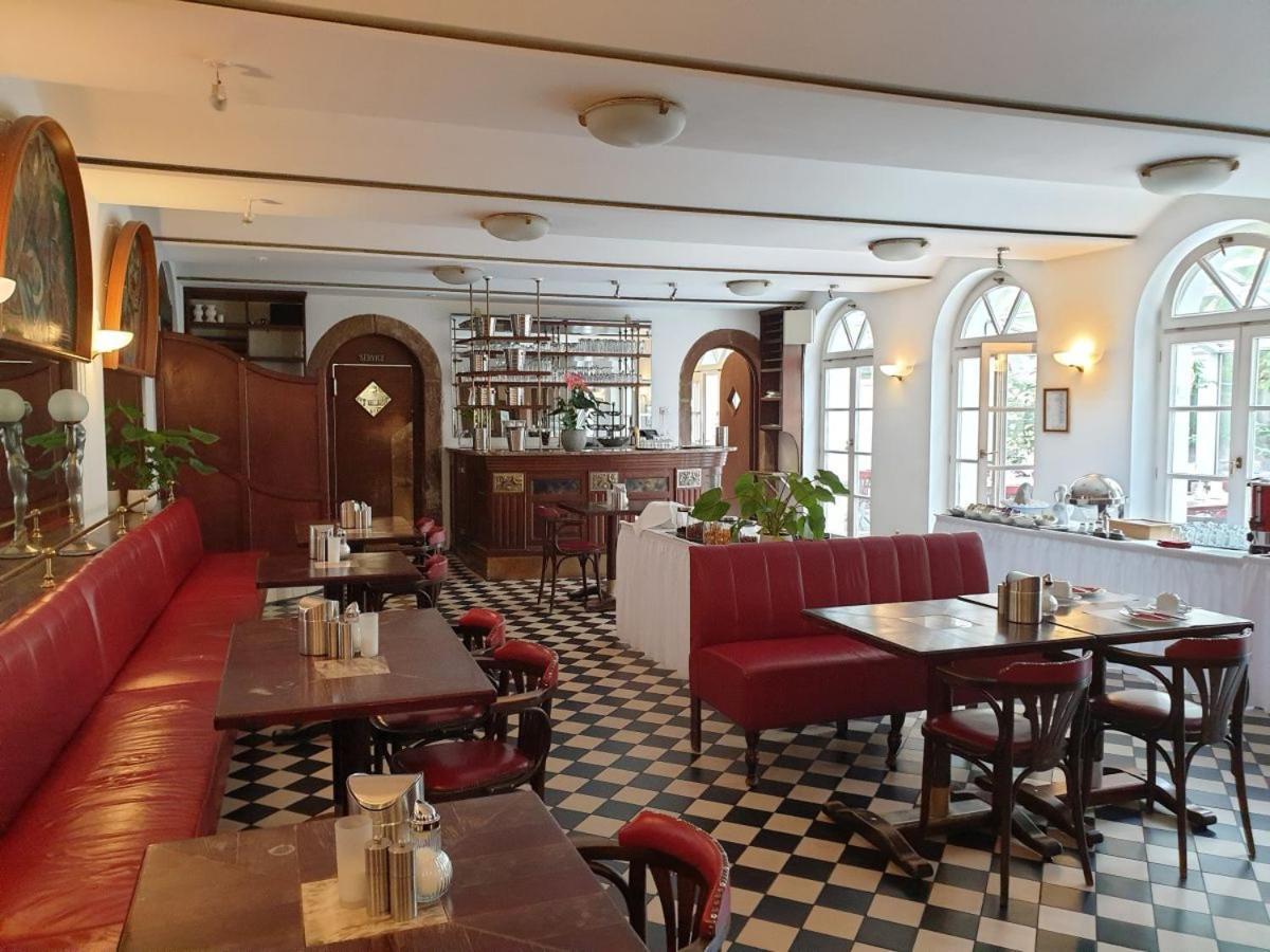Hotel Altes Pfarrhaus Beaumarais Saarlouis Exterior photo