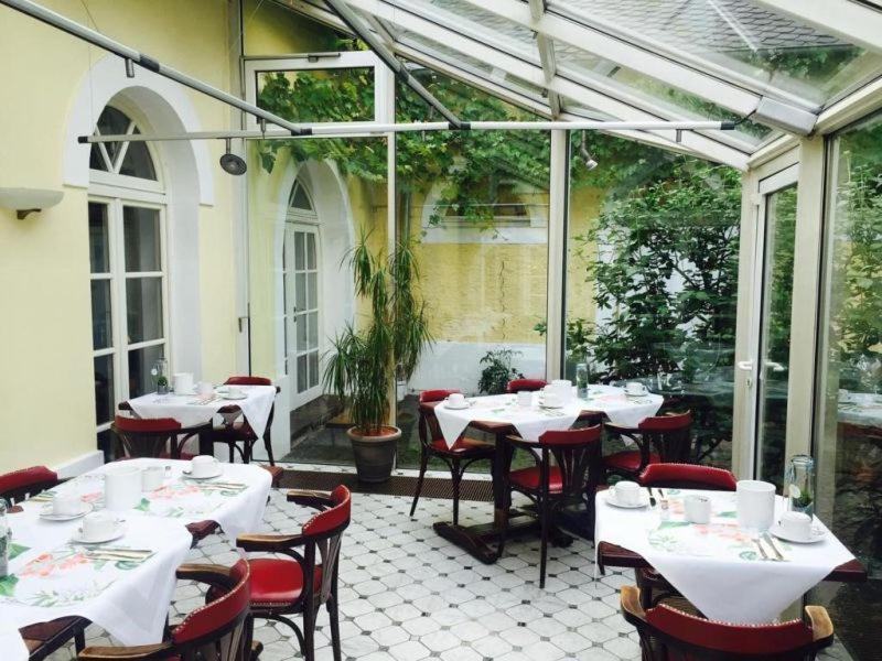 Hotel Altes Pfarrhaus Beaumarais Saarlouis Exterior photo