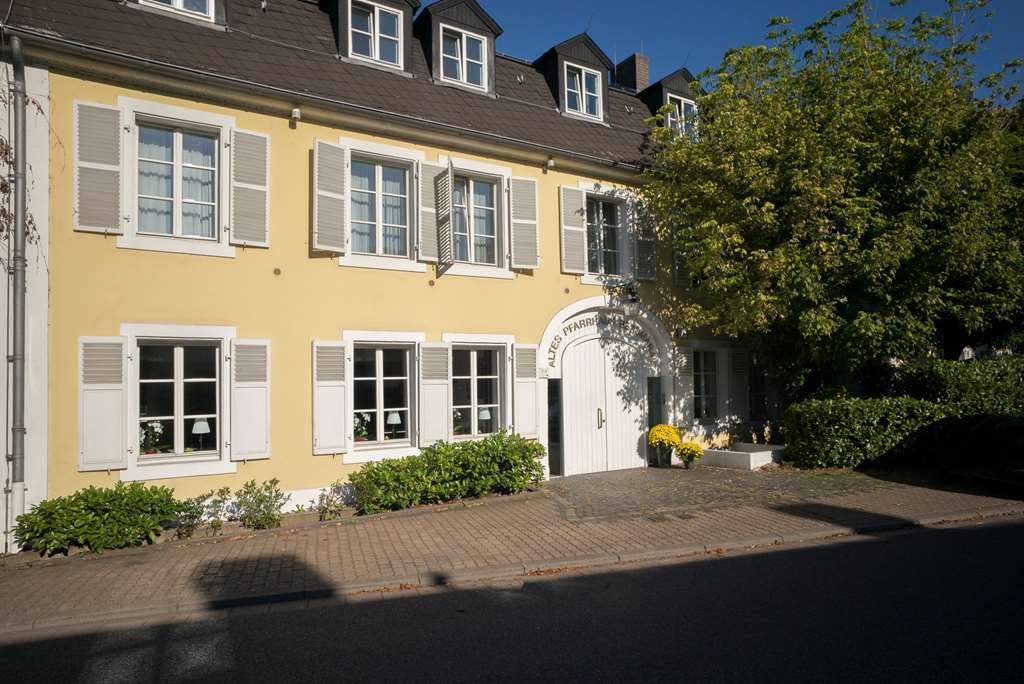Hotel Altes Pfarrhaus Beaumarais Saarlouis Exterior photo